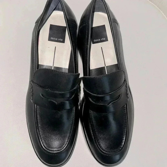 NWOT. Dolce Vita Women’s Yanni Loafer. Black leather. Size 9. Never worn. - Picture 3 of 7